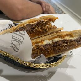 Pan con bistec Pan con bistec