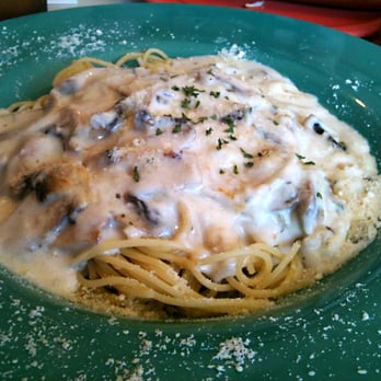 Amina Pizzeria - Alfredo Spaghetti with Mushroom topping. - Pizza Near Me - Honolulu, Hawaii