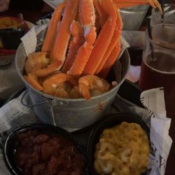 Valley Smokehouse - Mac& cheese, baked apples,  steamed shrimp, crab leg bucket