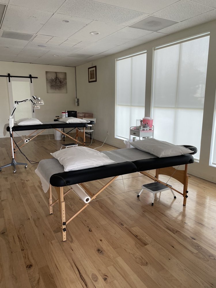 PRANA HANDS ACUPUNCTURE LOUNGE Updated October 2024 30 Photos & 18
