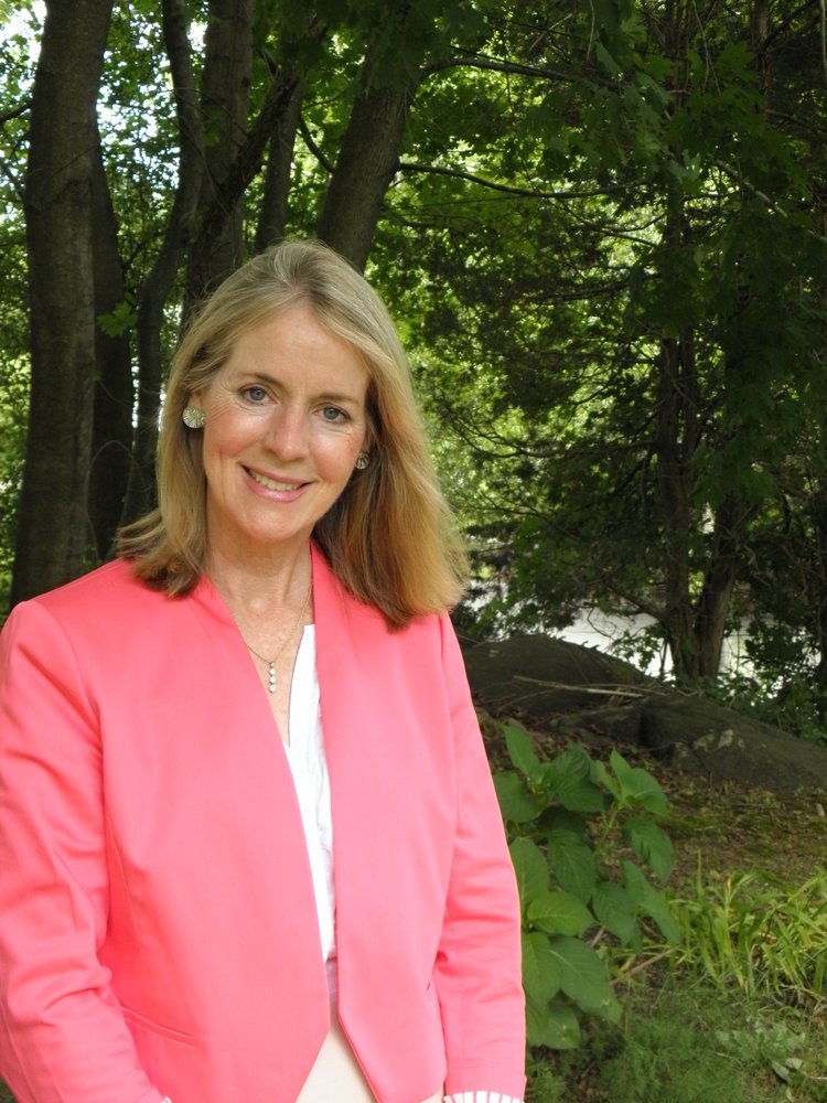 SARAH HARRINGTON WILLIAM RAVEIS REAL ESTATE Updated June 2024 11