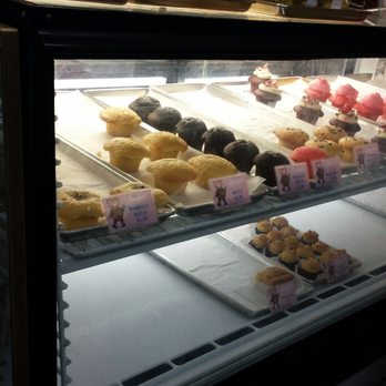 Leonard's Bakery - Got cupcakes? Yes they do!!! - Bakeries Near Me - Honolulu, Hawaii