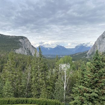 Rundle Bar - Lounges Near Me - Banff, Alberta Rundle Bar - Lounges Near Me - Banff, Alberta