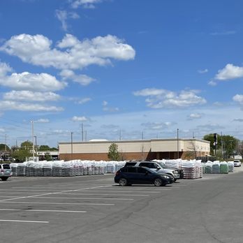 Lowe's Home Improvement - Mulch, Mulch, & More Mulch! - Hardware Stores Near Me - Bixby, Oklahoma Lowe's Home Improvement - Mulch, Mulch, & More Mulch! - Hardware Stores Near Me - Bixby, Oklahoma