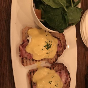 Tanner Smiths - Eggs Benedict - Cocktail Bars Near Me - New York, New York Tanner Smiths - Eggs Benedict - Cocktail Bars Near Me - New York, New York