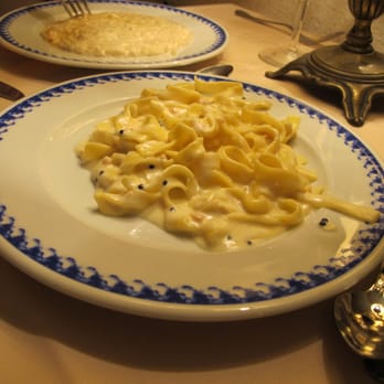 Da Greco - Fettucini alfredo with salmon. Risotto in the back. - Italian Near Me - Barcelona, B Da Greco - Fettucini alfredo with salmon. Risotto in the back. - Italian Near Me - Barcelona, B