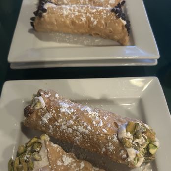 Trattoria Tennie - Yummy cannoli's for dessert. - Italian Near Me - Manitowoc, Wisconsin Trattoria Tennie - Yummy cannoli's for dessert. - Italian Near Me - Manitowoc, Wisconsin