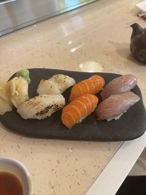 Kuromon Sushi by null