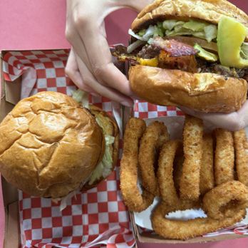 Betty's Burgers Joint - Burgers Near Me - Honolulu, Hawaii Betty's Burgers Joint - Burgers Near Me - Honolulu, Hawaii