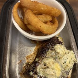 Hoss's Steak & Sea House - Steak onion rings
