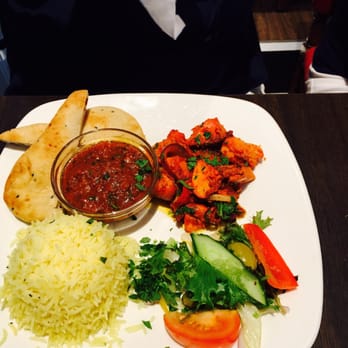 Tullins Café - Chicken tikka Marsala - Pubs Near Me - Oslo, 03 Tullins Café - Chicken tikka Marsala - Pubs Near Me - Oslo, 03