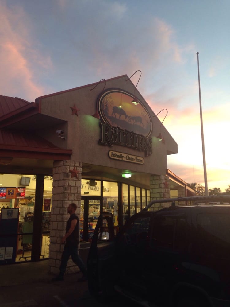 Snappy’s Market Logo