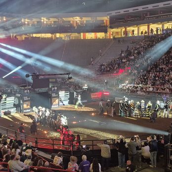 The Pit - Feel tge awesomeness - Stadiums & Arenas Near Me - Albuquerque, New Mexico
