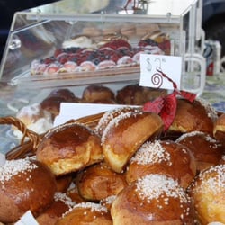 Arno's Pastry - Market at Gilbert's Corner