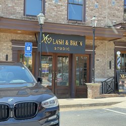 XO Lash & Brow - Front of business.