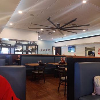 Broken Yolk Cafe - The restaurant main room. - American Near Me - Temecula, California Broken Yolk Cafe - The restaurant main room. - American Near Me - Temecula, California