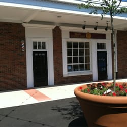Micki's Barbershop - Storefront