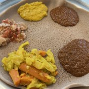 Photo of Zeni Ethiopian Restaurant - San Jose, CA, United States. Close up - vegetarian combo