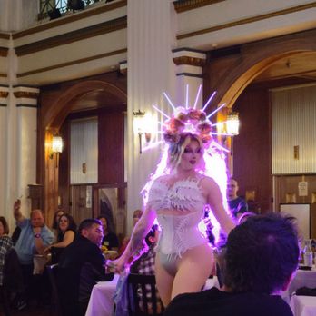 The Marshall Field's Walnut Room - Drag brunch - American Near Me - Chicago, Illinois