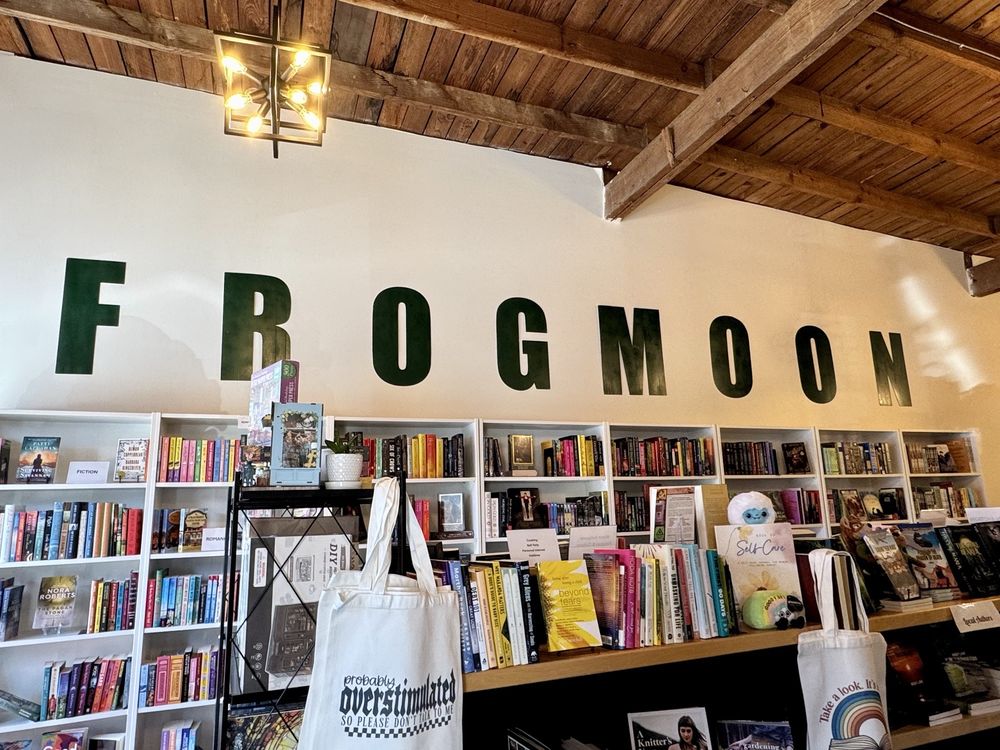 Frog Moon Bookshop Logo