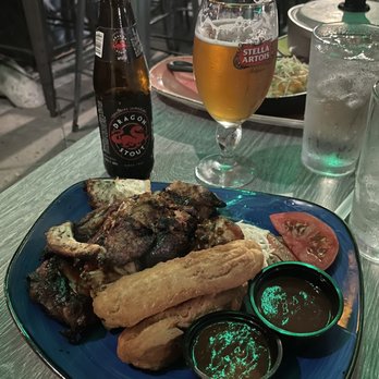 Dukunoo - Jerk chicken platter - Caribbean Near Me - Miami, Florida Dukunoo - Jerk chicken platter - Caribbean Near Me - Miami, Florida