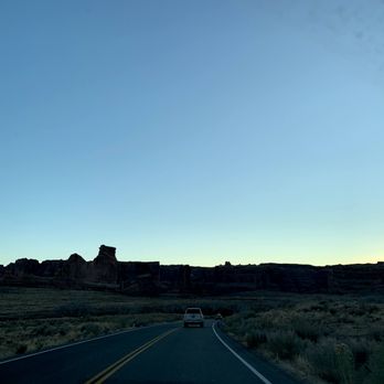 Arches National Park - Sunset while leaving Arches - Parks Near Me Arches National Park - Sunset while leaving Arches - Parks Near Me