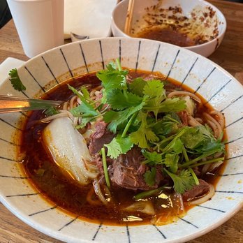 Trois Fois Plus de Piment - sichuan beef noodles w/ soup - Szechuan Near Me - Paris, 75 Trois Fois Plus de Piment - sichuan beef noodles w/ soup - Szechuan Near Me - Paris, 75