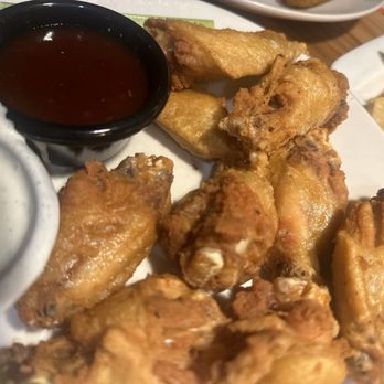 Applebee's Grill + Bar - Bone in wings with chili sauce on the side - American Near Me - Corona, California Applebee's Grill + Bar - Bone in wings with chili sauce on the side - American Near Me - Corona, California