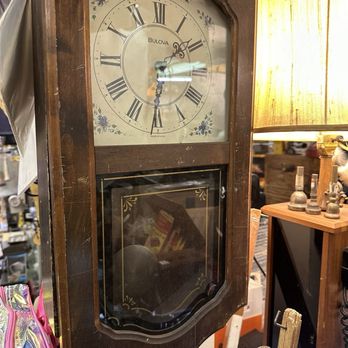 Antique Alley - Antiques Near Me - Honolulu, Hawaii