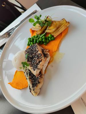 Tančící dům - Ginger & Fred Restaurant by null