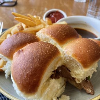 Lakeview Lounge - Beef dip - Canadian (New) Near Me - Lake Louise, Alberta