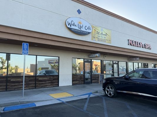 Wake Up! Café by null