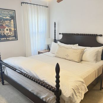 The Marlowe Seaside Inn - Comfortable bed!!!!! - Hotels Near Me - Santa Barbara, California The Marlowe Seaside Inn - Comfortable bed!!!!! - Hotels Near Me - Santa Barbara, California