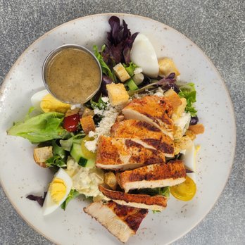 Stillwaters Tavern - St. Petersburg - Greek salad with chicken - New American Near Me - St Petersburg, Florida Stillwaters Tavern - St. Petersburg - Greek salad with chicken - New American Near Me - St Petersburg, Florida