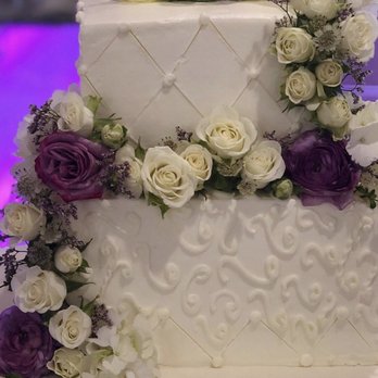 Bea's Bakery - Close up of the detail! I was obsessed - Bakeries Near Me - Tarzana, California