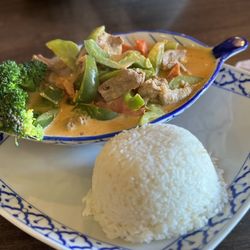 Tom Yum Thai Restaurant - Panag Curry with Beef and white rice