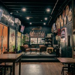 Mammy's Kitchen & Bar - Sports bar