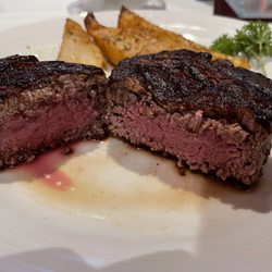 user provided Al's Steak House photo