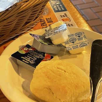 Cracker Barrel Old Country Store - Biscuit - Breakfast & Brunch Near Me - Gadsden, Alabama