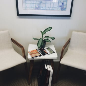 Alameda Disc & Spine - waiting area - Chiropractors Near Me - Alameda, California Alameda Disc & Spine - waiting area - Chiropractors Near Me - Alameda, California