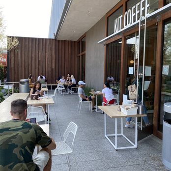 KIT Coffee - Outdoor patio - Coffee & Tea Near Me - Newport Beach, California