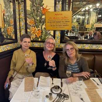 Brasserie Lipp - If you bring your dog, note that it cannot sit on the chairs  or eat from the plates at Lipp!! - Brasseries Near Me - Paris, 75