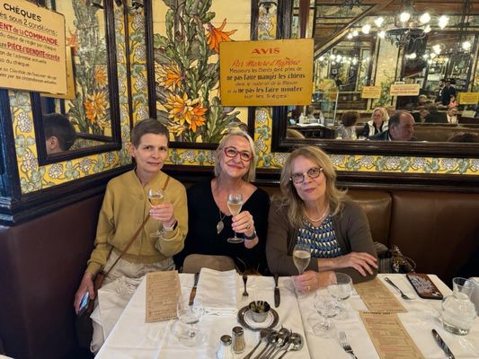 Brasserie Lipp by null