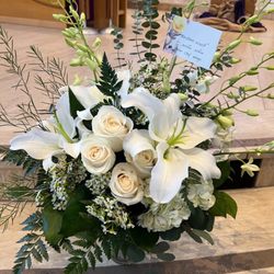 Hoa Sen Flowers - Gracefully bouquet!
