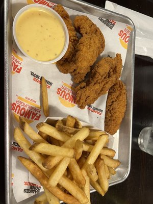 Famous Hamburger by null