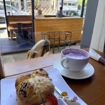 That's My Jam - Bar seating in front of the window - Breakfast & Brunch Near Me - San Francisco, California That's My Jam - Bar seating in front of the window - Breakfast & Brunch Near Me - San Francisco, California