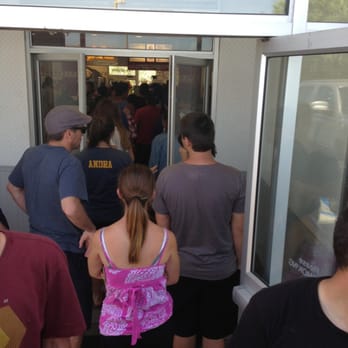 In-N-Out Burger - The line is out the door! - Burgers Near Me - Lebec, California In-N-Out Burger - The line is out the door! - Burgers Near Me - Lebec, California