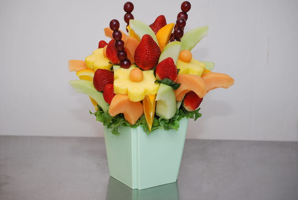 Crazee Daisee Fruit Floral Arrangments Logo