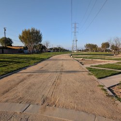 Riverview Park - Walking trail through the park