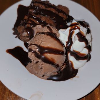 The '6 House Pub - Brownie - American Near Me - Williamstown, Massachusetts The '6 House Pub - Brownie - American Near Me - Williamstown, Massachusetts